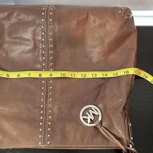 Michael Kors Uptown Astor Leather Bag in excellent pre owned condition - Picture 12 of 16